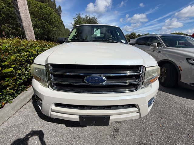 Used 2017 Ford Expedition XLT w/ Equipment Group 202A RWD image 2