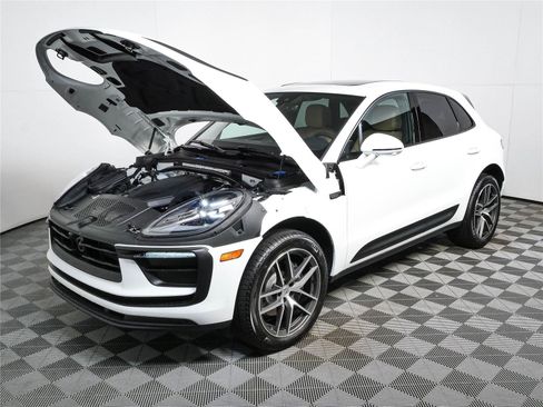 Used 2026 Porsche Macan Turbo AWD/4WD image 33