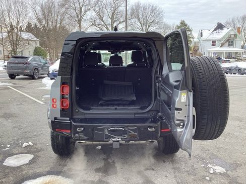 Used 2022 Land Rover Defender 110 X-Dynamic SE image 12
