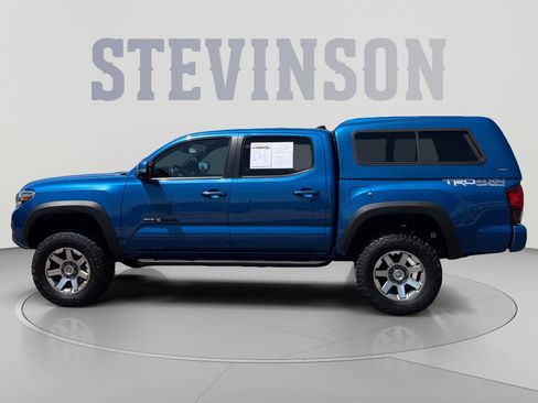 Used 2018 Toyota Tacoma TRD Off-Road w/ Technology Package AWD/4WD image 2