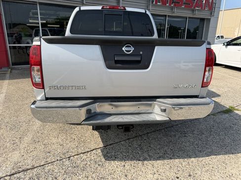 Used 2016 Nissan Frontier SV AWD/4WD image 8