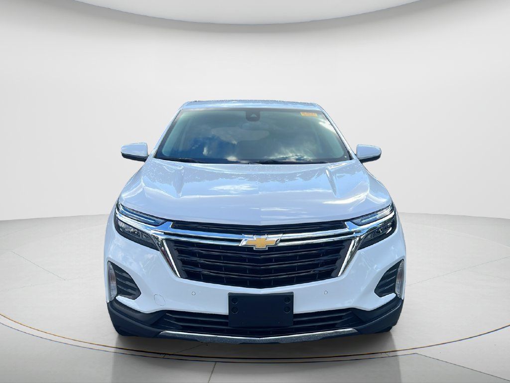 Used 2023 Chevrolet Equinox LT w/ LPO, Floor Liner Package AWD/4WD image 2