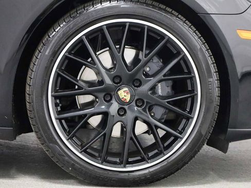 Used 2023 Porsche Panamera 4 image 12