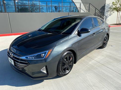 Used 2020 Hyundai Elantra SE w/ Cargo Package (C1) image 1