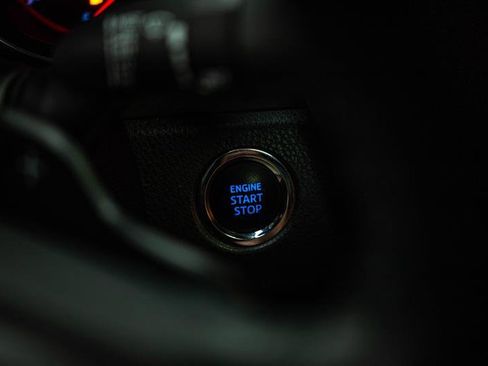 Used 2020 Toyota Camry XSE image 18