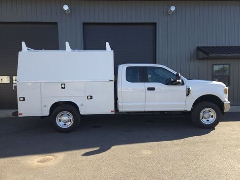Used 2018 Ford F350 XL w/ Power Equipment Group image 5