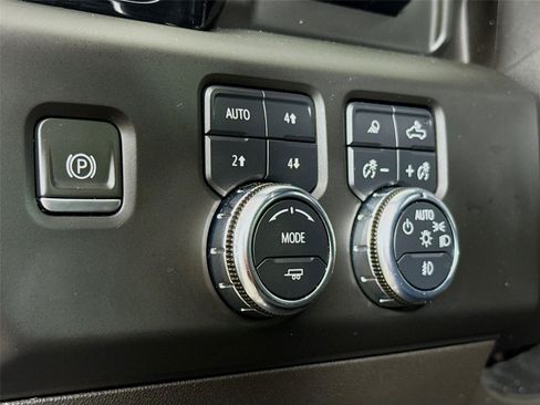 Used 2023 GMC Sierra 1500 AT4 w/ AT4 Premium Package AWD/4WD image 6