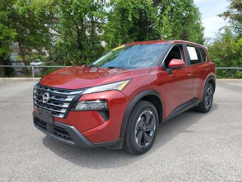 Certified 2025 Nissan Rogue SV AWD/4WD image 2