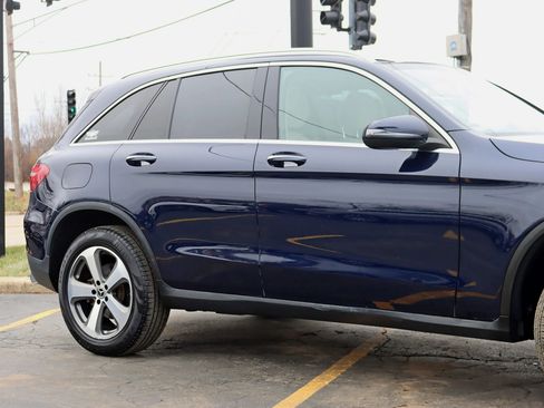Used 2019 Mercedes-Benz GLC 300 4MATIC image 4