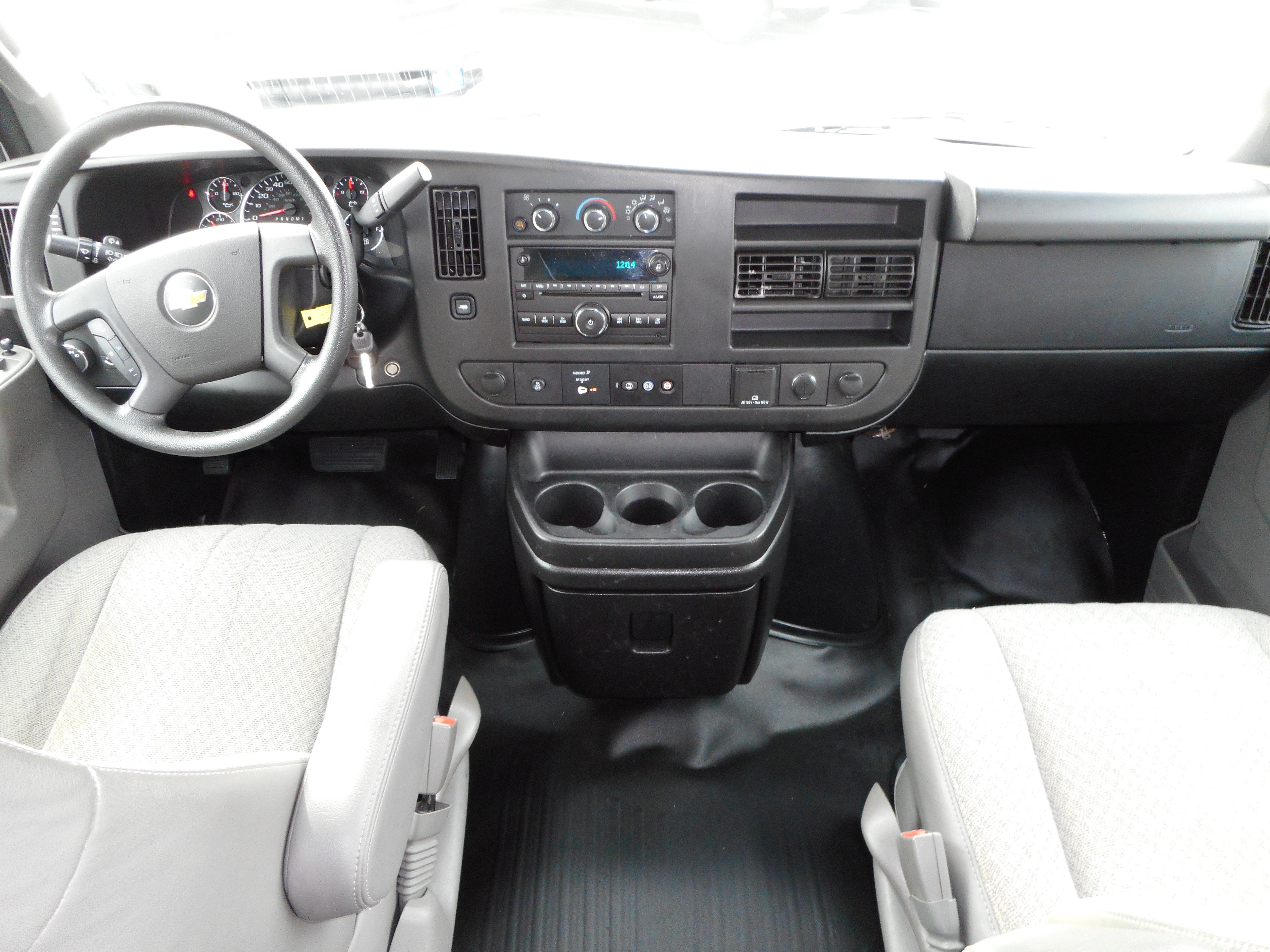 Used 2017 Chevrolet Express 2500 LS RWD image 23