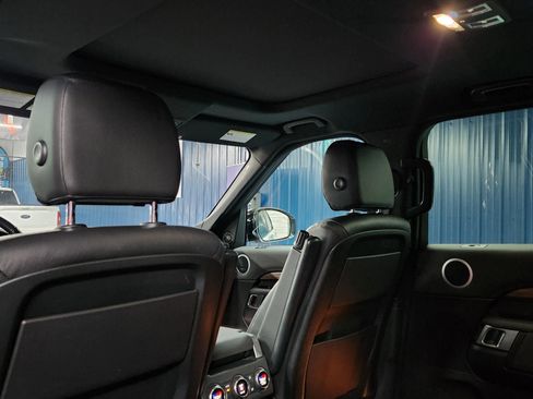 Used 2018 Land Rover Discovery HSE image 21