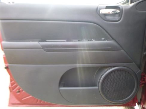 Used 2013 Jeep Compass Latitude w/ Sun/Sound Group image 15