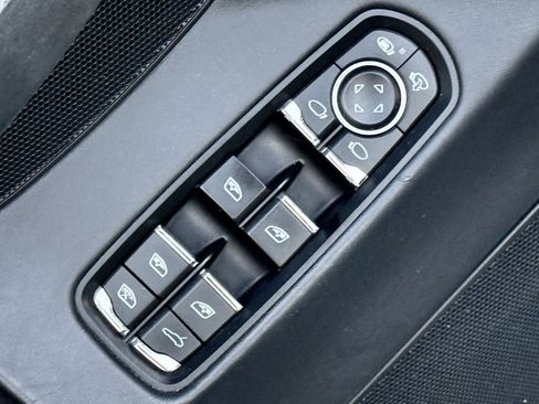 Used 2016 Porsche Panamera GTS image 32