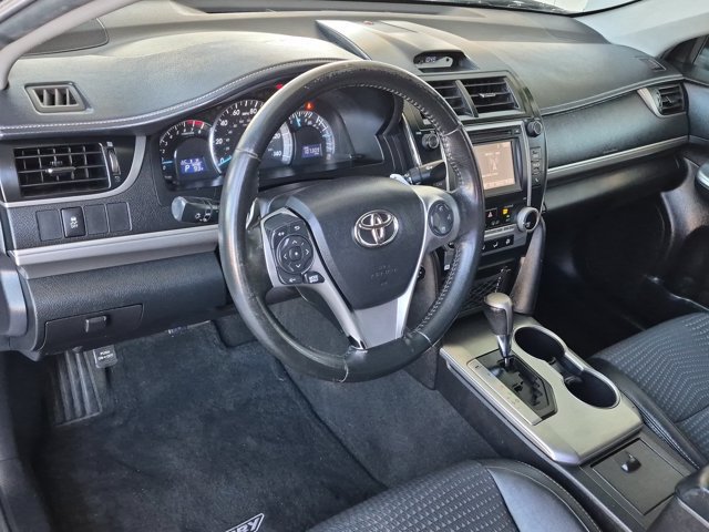 Used 2014 Toyota Camry SE FWD image 17