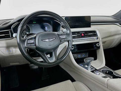 Used 2025 Genesis G70 2.5T image 18