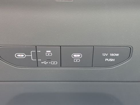 Used 2024 Kia EV9 Land AWD/4WD image 9