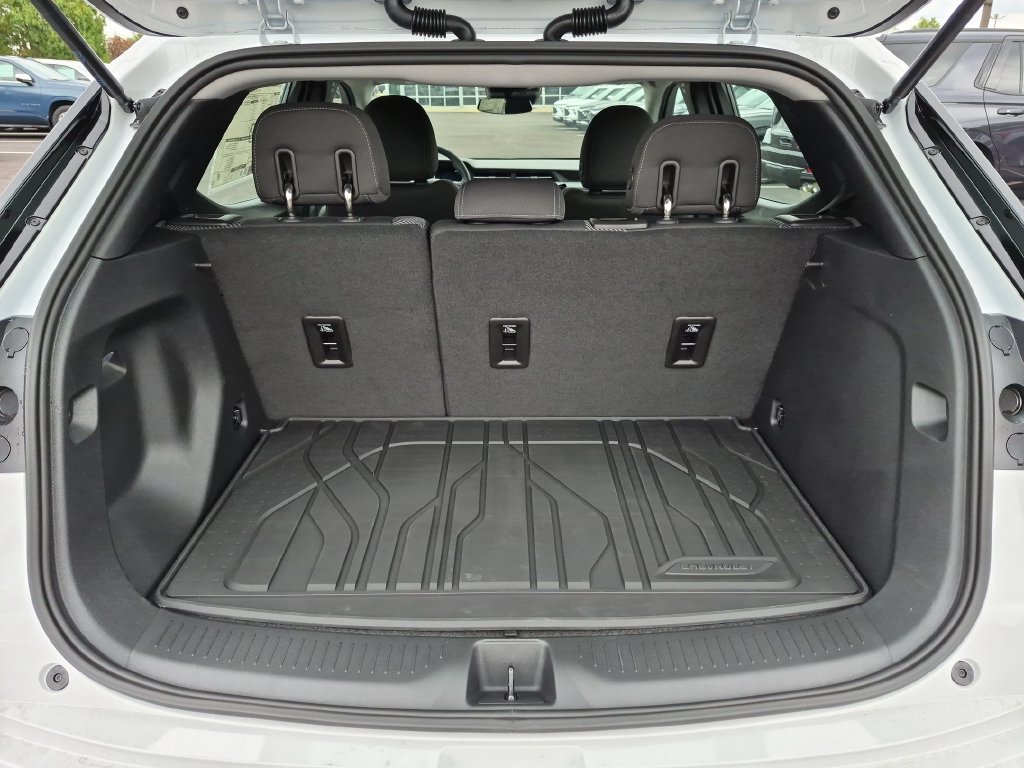 New 2027 Chevrolet Bolt LT w/ Comfort Package FWD image 25
