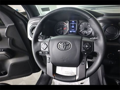 Used 2022 Toyota Tacoma TRD Sport image 17