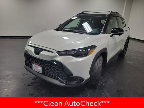 Used 2025 Toyota Corolla Cross AWD Hybrid w/ Moonroof Package image 4