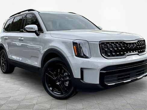 Used 2025 Kia Telluride EX X-Line AWD/4WD image 3