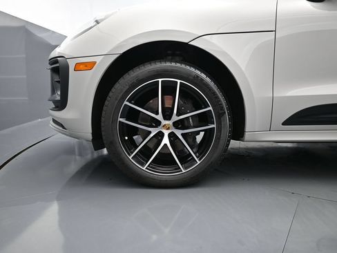 Used 2025 Porsche Macan AWD/4WD image 7