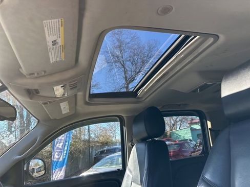 Used 2014 Chevrolet Suburban LTZ image 13