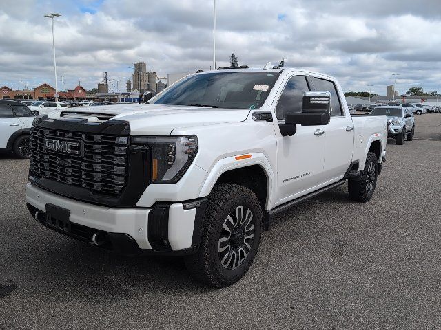 Used 2025 GMC Sierra 2500 Denali Ultimate w/ LPO, GMC Protection Package AWD/4WD image 3