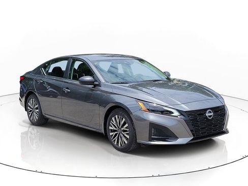 New 2026 Nissan Altima 2.5 SV FWD image 1