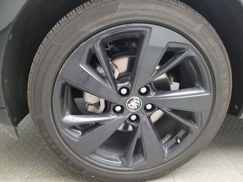 Used 2022 Buick Envision Essence w/ Sport Touring Package FWD image 31