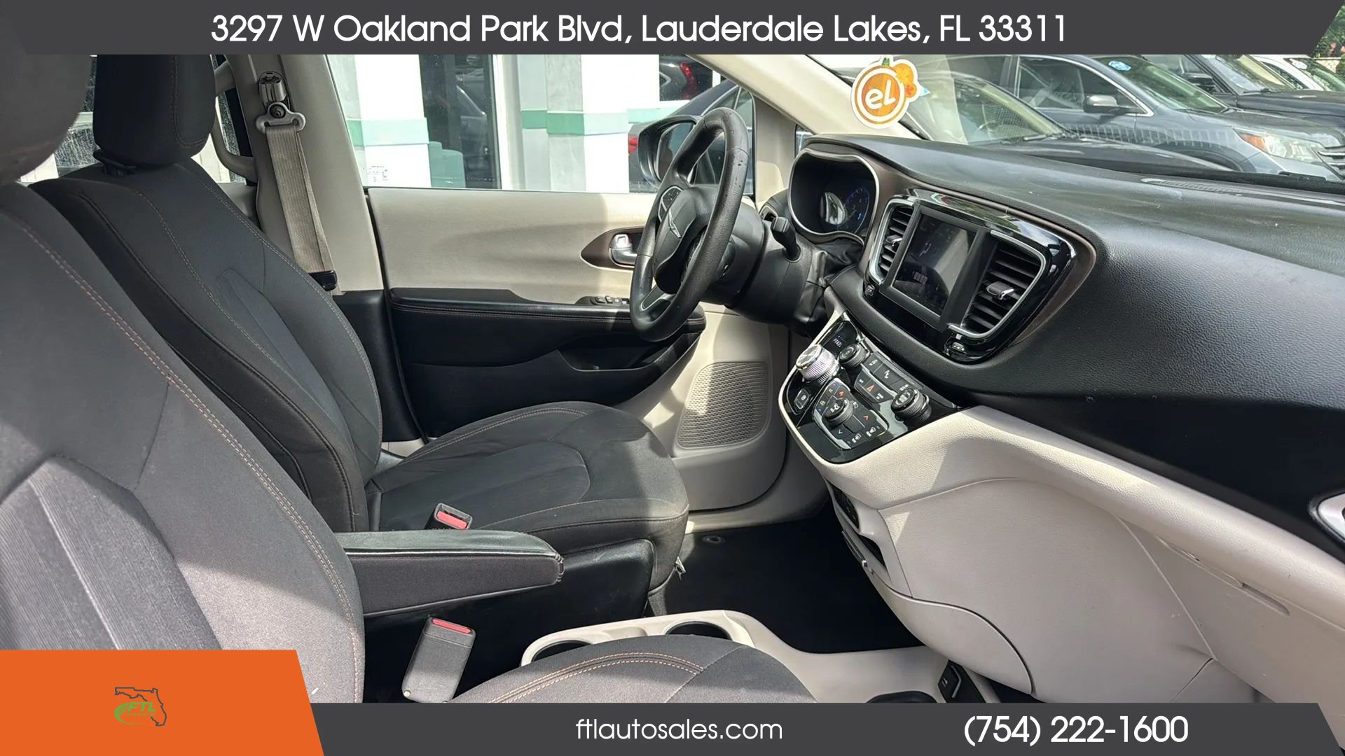 Used 2018 Chrysler Pacifica LX FWD image 30