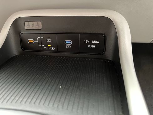 Used 2025 Hyundai Kona SEL AWD/4WD image 52