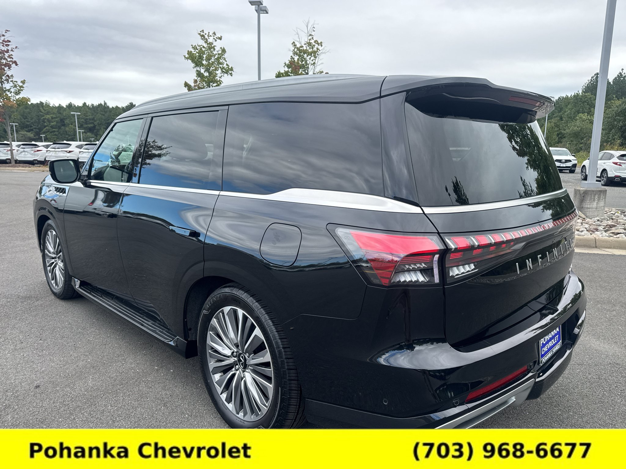 Used 2025 INFINITI QX80 Sensory AWD/4WD image 5
