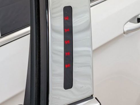 Certified 2019 Ford Edge Titanium w/ Equipment Group 301A image 9