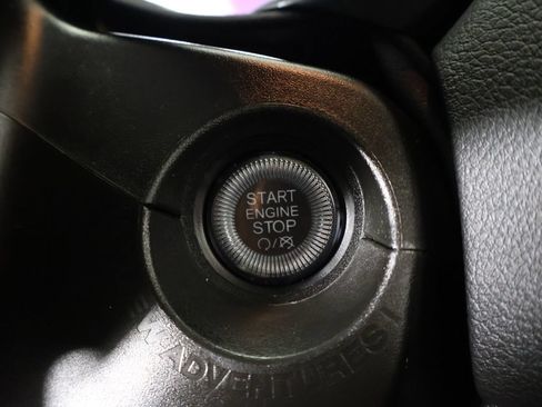 Used 2023 Jeep Renegade Latitude AWD/4WD image 37