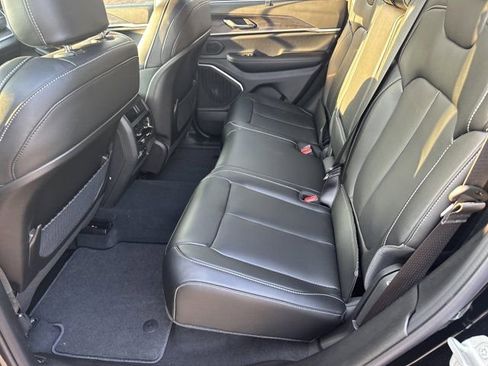 New 2025 Jeep Grand Cherokee Limited w/ Luxury Tech Group II image 19