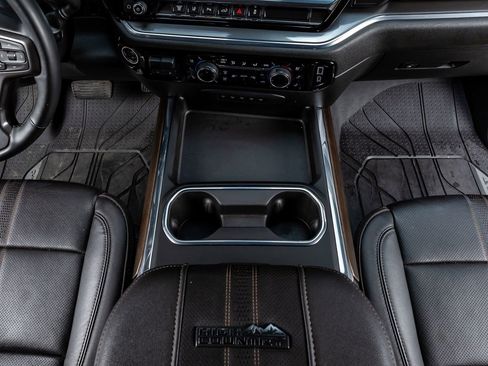 Used 2024 Chevrolet Silverado 3500 High Country w/ High Country Premium Package image 25