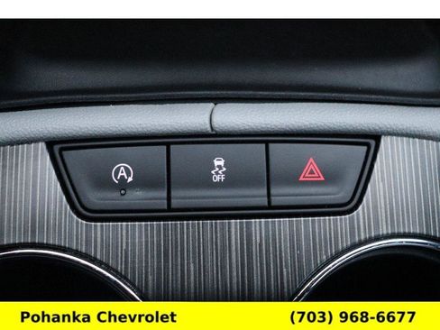 Used 2023 GMC Acadia SLT image 19