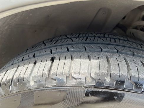 Used 2022 Volkswagen Tiguan SE R-Line image 34