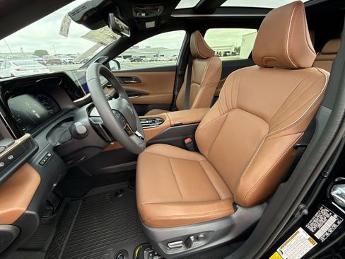 New 2026 Toyota Crown Signia AWD/4WD image 13