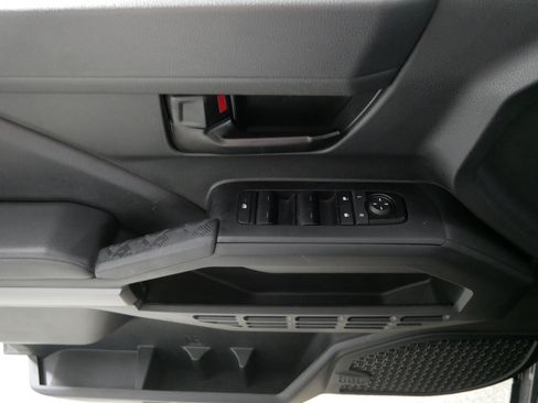 Certified 2024 Toyota Tacoma SR5 AWD/4WD image 19