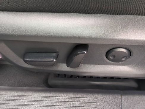 Used 2022 Nissan Rogue SV image 26