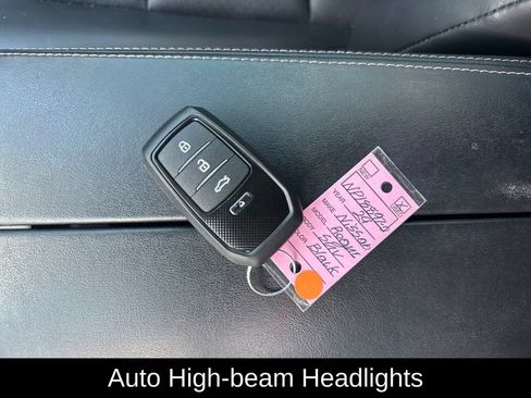 Used 2024 Nissan Rogue SV w/ SV Premium Package FWD image 17