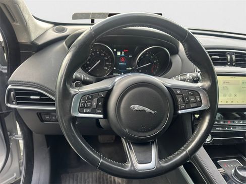 Used 2020 Jaguar F-PACE Prestige image 17