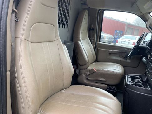 Used 2021 Chevrolet Express 3500 w/ Driver Convenience Package RWD image 23