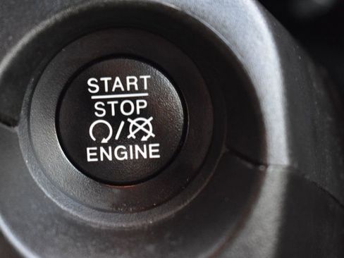 Used 2019 Jeep Compass Latitude image 26