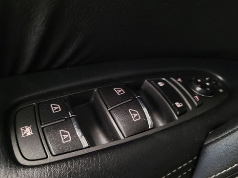 Used 2020 Nissan Armada SL w/ Premium Package image 27