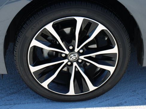 Used 2017 Toyota Corolla SE image 9