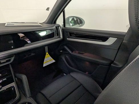 New 2026 Porsche Cayenne AWD/4WD image 23