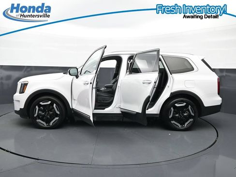 Used 2025 Kia Telluride S FWD image 39