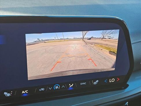 New 2026 Chevrolet Traverse LT image 12